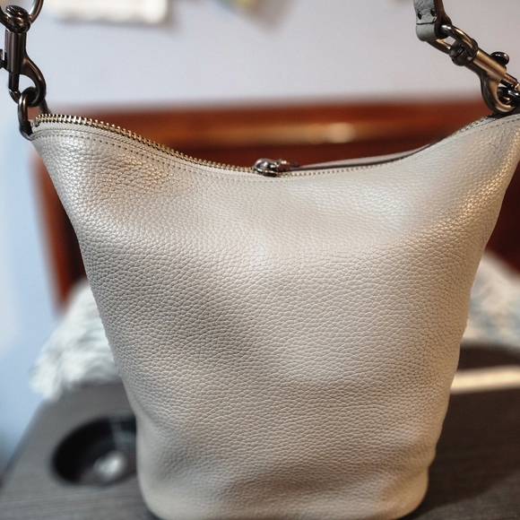 Coach Duffle Bag With Rivets - Picture 2 of 11